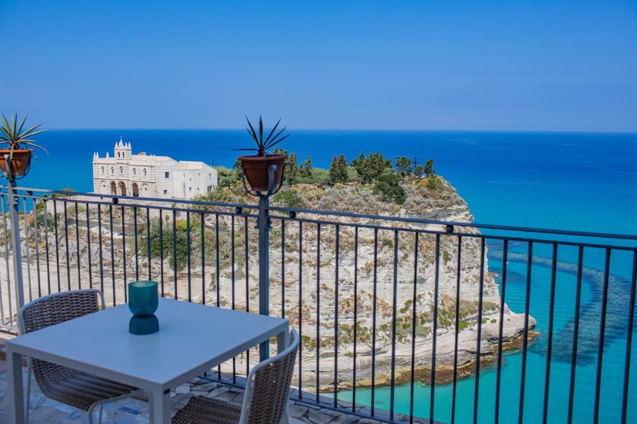 La Dolce Vita A Tropea Exterior photo