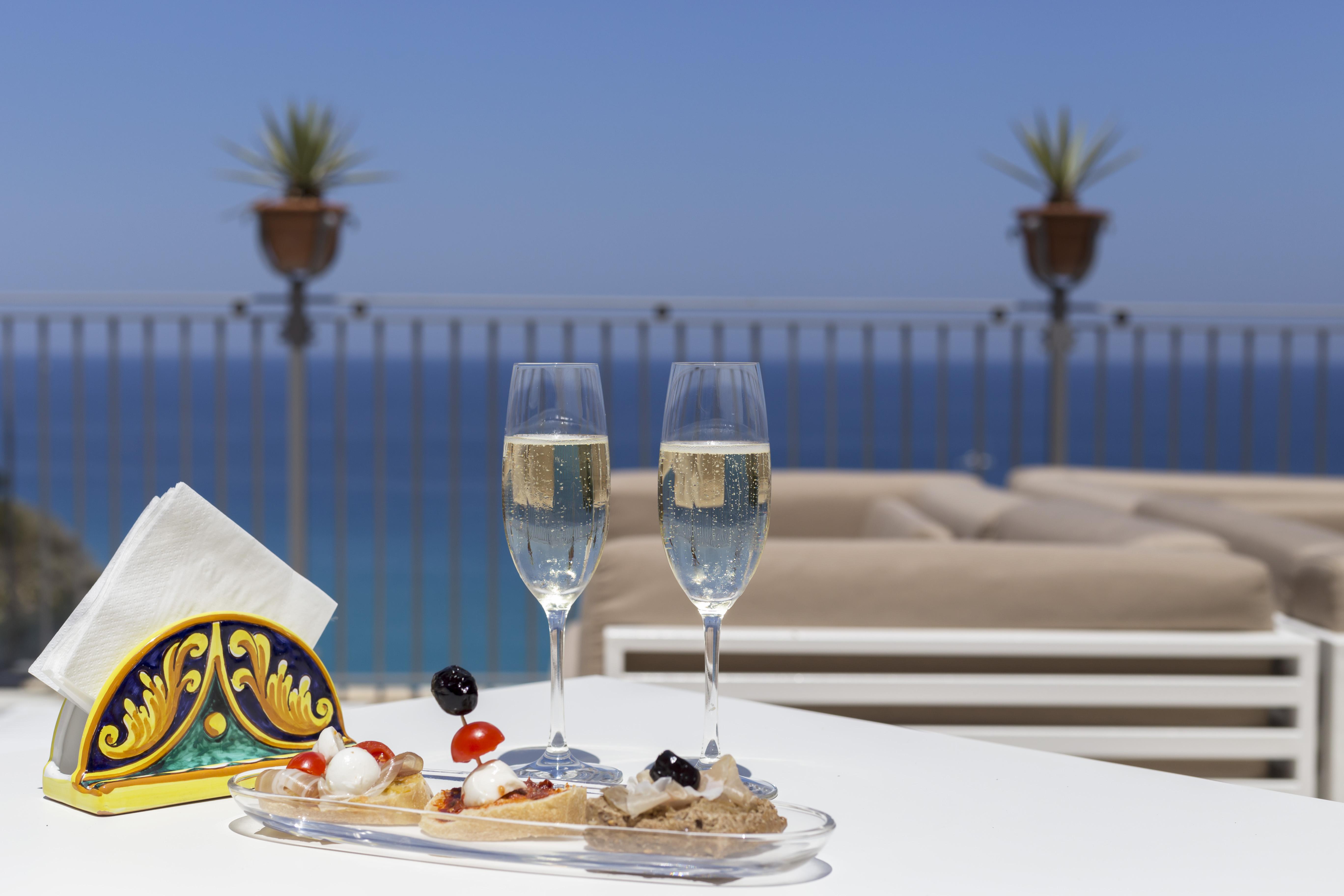 La Dolce Vita A Tropea Exterior photo