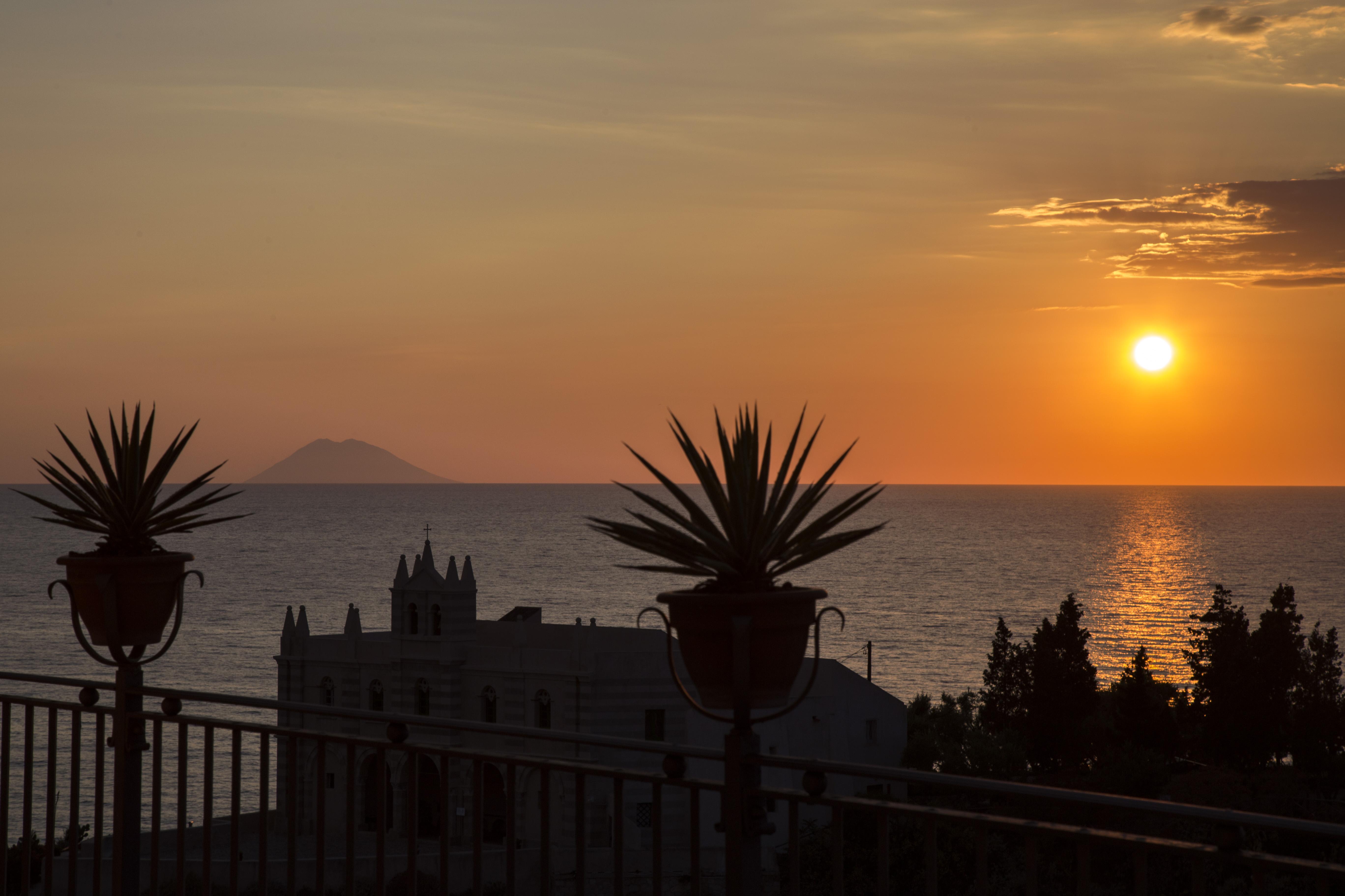 La Dolce Vita A Tropea Exterior photo