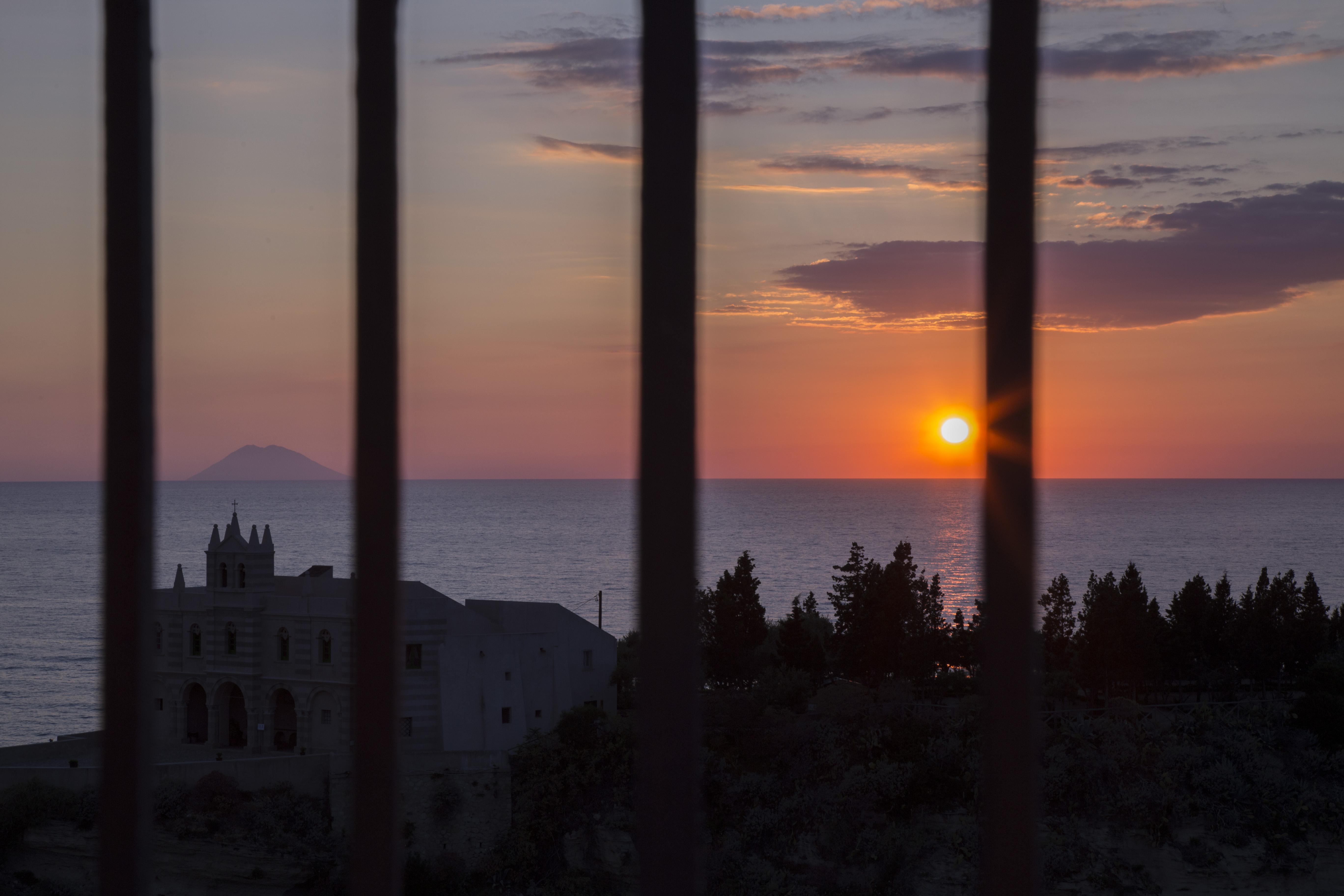 La Dolce Vita A Tropea Exterior photo